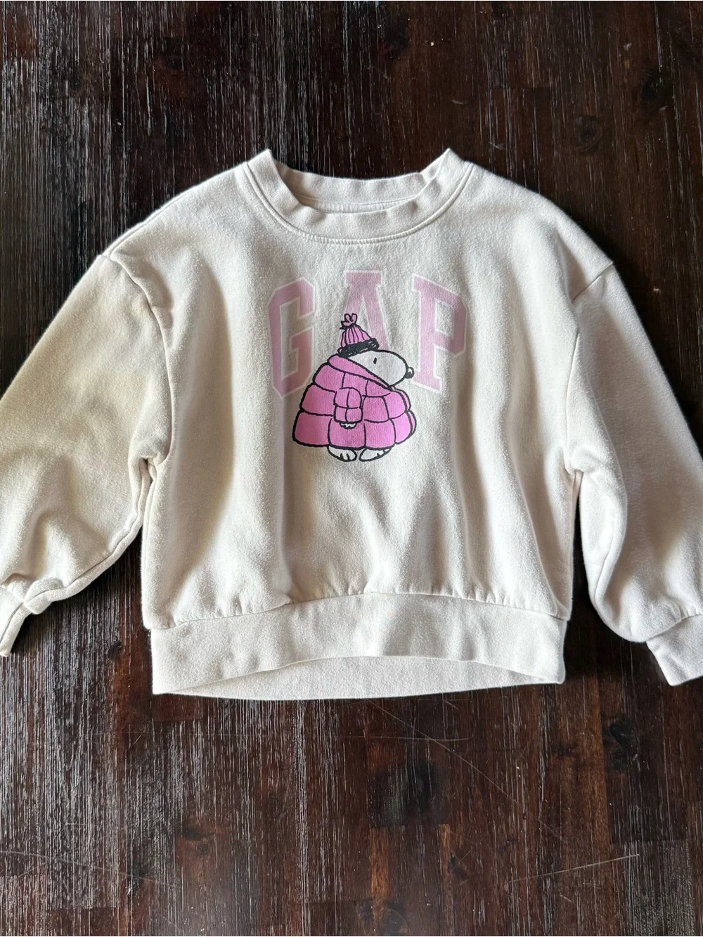 GAP Cream Crewneck Sweatshirt with Pink  Puffer Snoopy